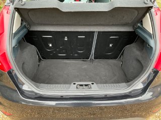 /photos/9888/0b7265a0-8942-4b5d-b5ac-7bda5b38b380_i320x240.jpg