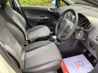 /photos/9888/86b0711a-e699-4ad9-864a-60a6fae62cd0_i320x240.jpg